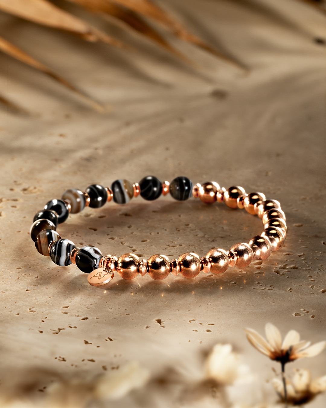 Packshot Bracelet Agate noire rayée  Ostunia